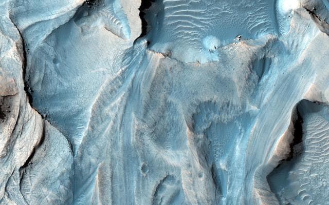 NASA image: Possible Cyclic Bedding within a Crater in Arabia Terra