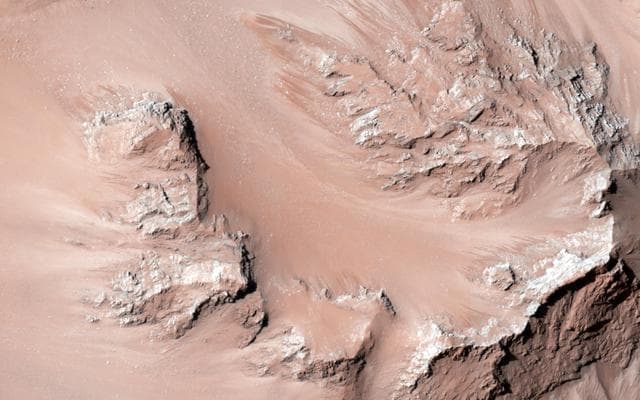 NASA image: Active Slope Flows on the Central Hills of Hale Crater