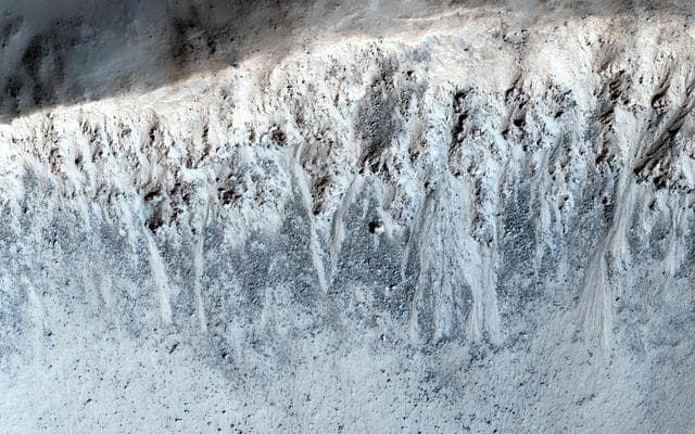 NASA image: Equatorial Gullies on Mars