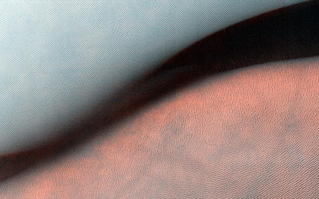 NASA image: The Draa of Mars