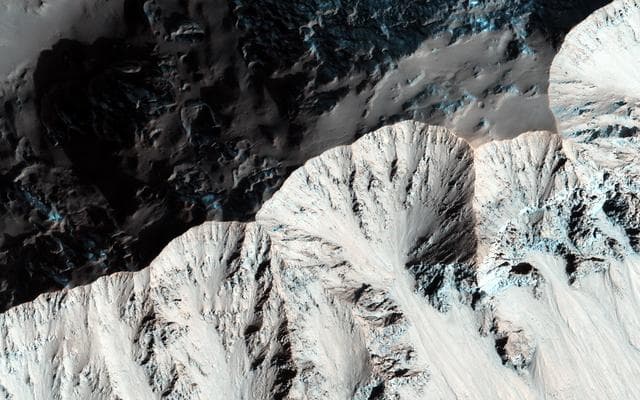 NASA image: What Gullies Can Say