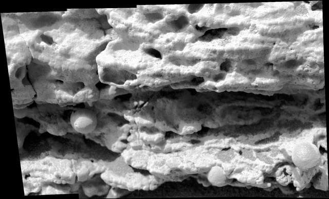 NASA image: Clues to Wet History in Texture of a Martian Rock