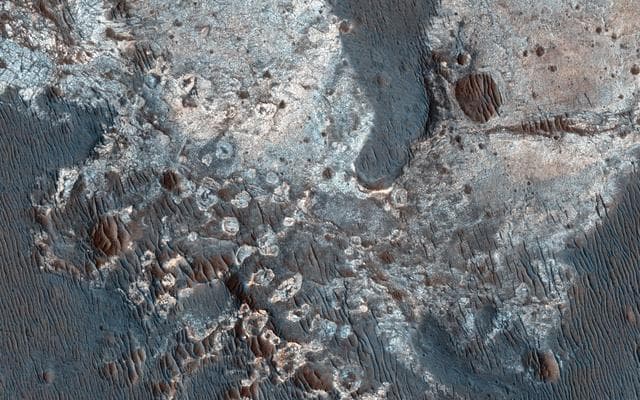 NASA image: Clays along the Coprates Chasma Plateau