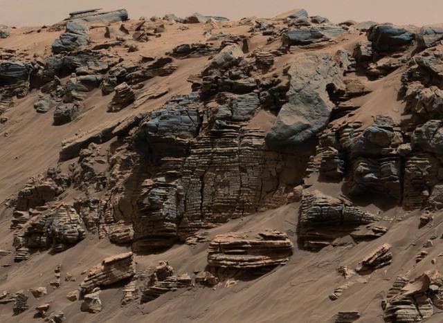 NASA image: Sedimentary Signs of a Martian Lakebed