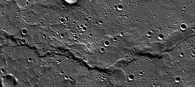 NASA image: Wrinkles on Mercury