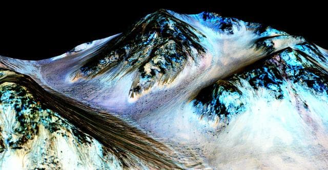 NASA image: Recurring Lineae on Slopes at Hale Crater, Mars
