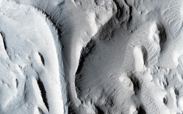 NASA image: Inverted Streams in the Aeolis Region