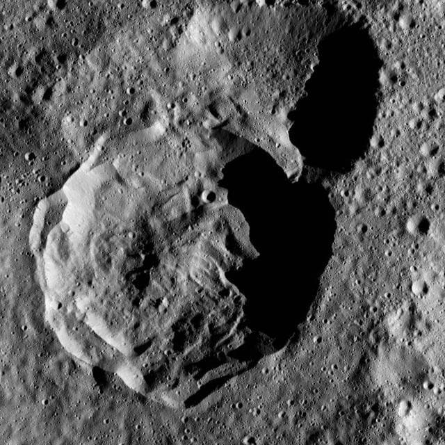 NASA image: Dawn LAMO Image 122