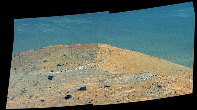 Spirit Mound at Edge of Endeavour Crater, Mars Enhanced Color