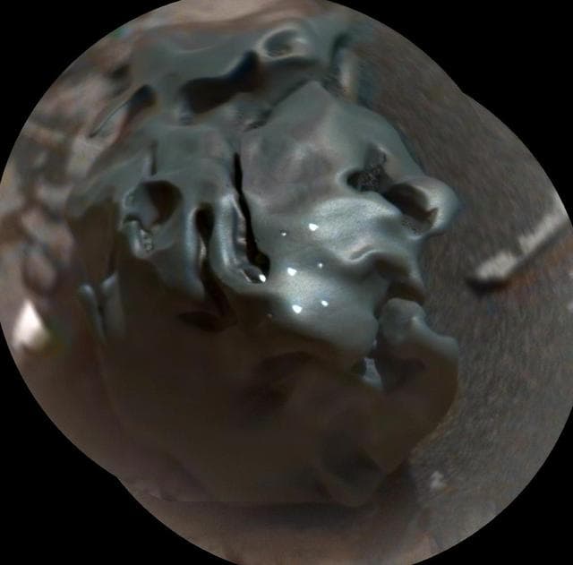 NASA image: Iron-Nickel Meteorite Zapped by Mars Rover Laser