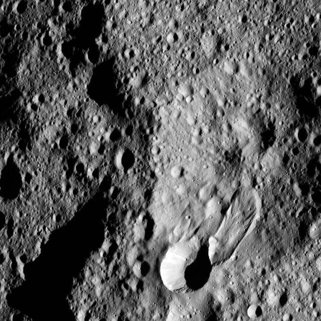 NASA image: Hakumyi Crater from LAMO