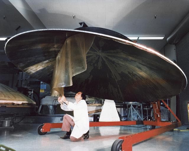 NASA image: Voyager: Antenna Dish Construction