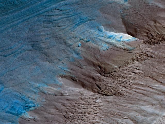 NASA image: Erosion of the Edge of the South Polar Layered Deposits