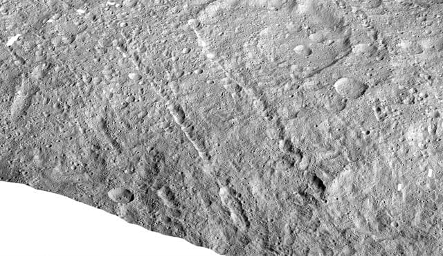 NASA image: Samhain Catenae on Ceres