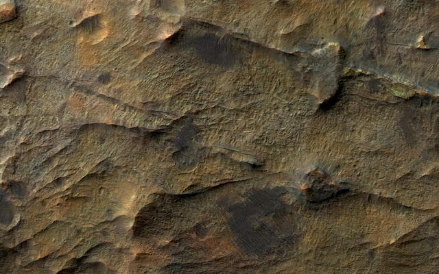 NASA image: Ridges near Nirgal Valles