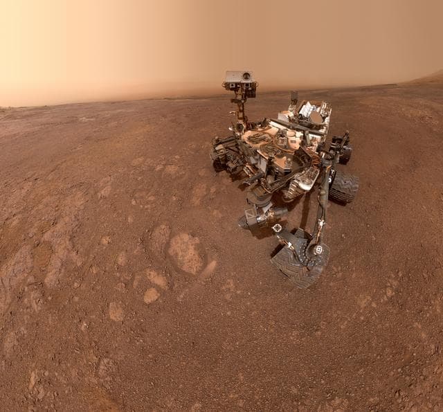 NASA image: Curiosity's Selfie at "Rock Hall"
