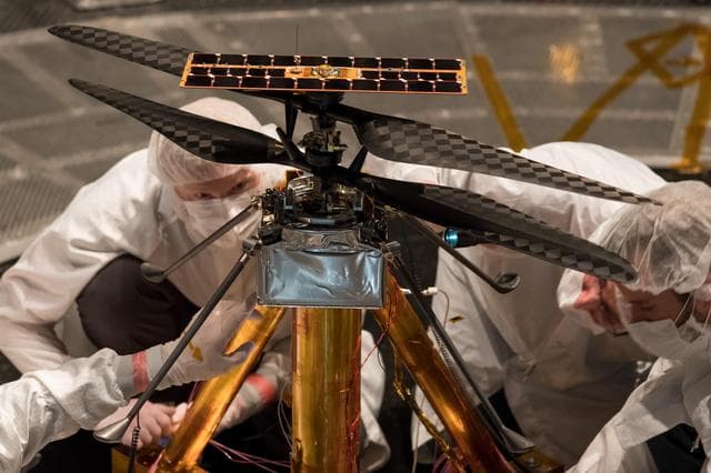 NASA image: Inspecting Mars Helicopter