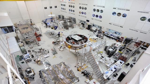 NASA image: Mars 2020 Components in High Bay
