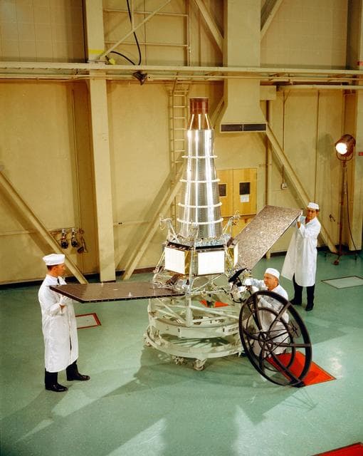 NASA image: Ranger 7 in SAF's High Bay 1