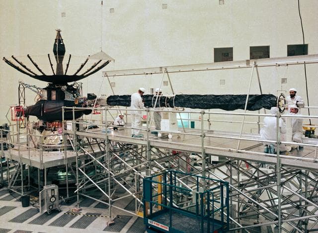 NASA image: Galileo in High Bay 1