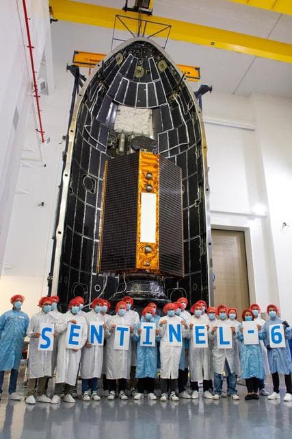 NASA image: Sentinel-6 Michael Freilich Spacecraft Team and Fairing