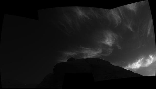 Curiosity Navigation Cameras Spot Twilight Clouds on Sol 3072