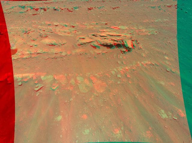 NASA image: Mars Mound from Ingenuity Helicopter's Perspective in 3D