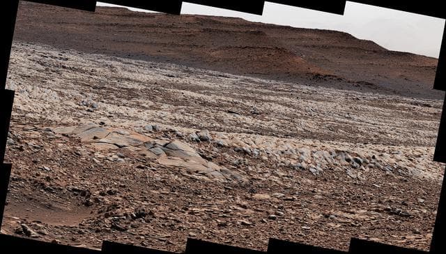NASA image: Curiosity Finds Gator-Back Rocks on Greenheugh