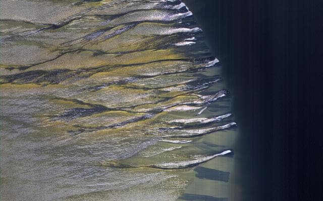NASA image: Defrosting Dunes in Kaiser Crater