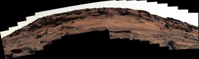 NASA image: Door-Shaped Fracture Spotted by Curiosity at East Cliffs