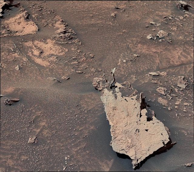 NASA image: Curiosity Spots Finger-Like Rocks