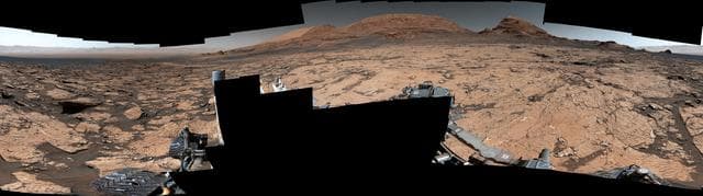 NASA image: Curiosity Views Mud Cracks in the Clay-Sulfate Transition Region
