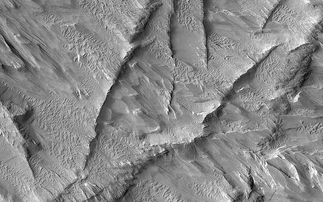 NASA image: Ridges in Lycus Sulci