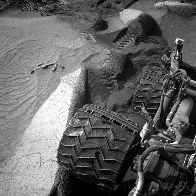 NASA image: Curiosity's Navcams View Its Wheels