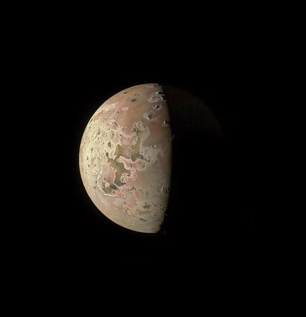 NASA image:  Imaging Io's Volcanos With JunoCam
