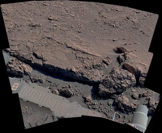 NASA image: Curiosity Views a Fractured Boxwork Pattern Up Close