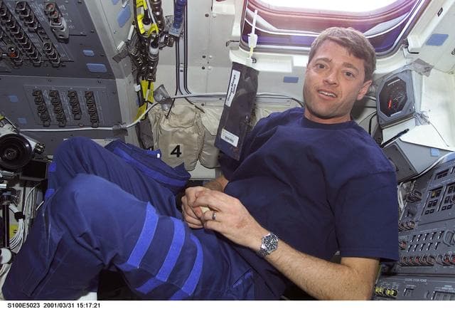 NASA image: Pilot Ashby poses on the aft flight deck of Endeavour