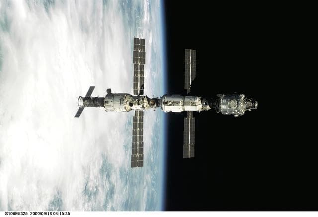 NASA image: View of the ISS as Atlantis makes its closing fly around during STS-106