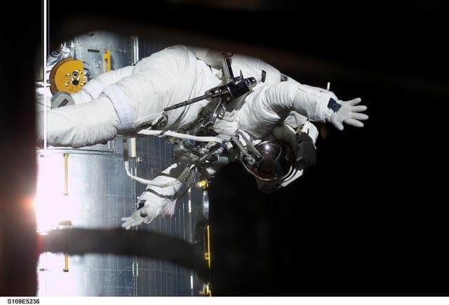 NASA image: STS-109 Linnehan during EVA