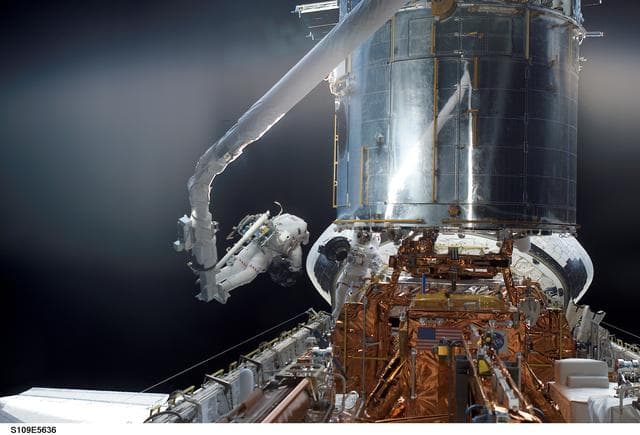 NASA image: EVA 2 - MS Newman and Massimino on HST