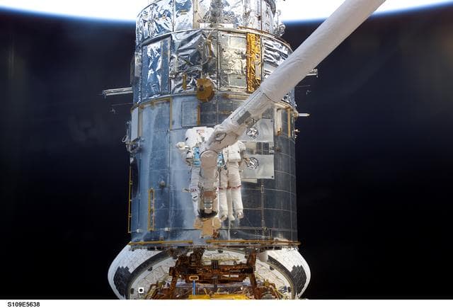 NASA image: EVA 2 - MS Newman and Massimino on HST