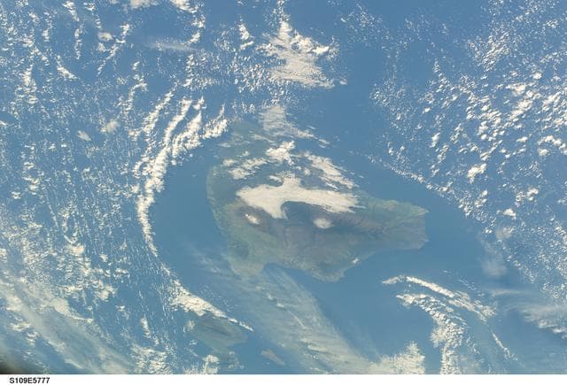 NASA image: Hawaiian Islands taken by the STS-109 crew