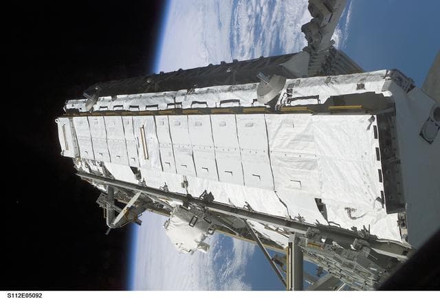 NASA image: S1 truss being moved from payload bay