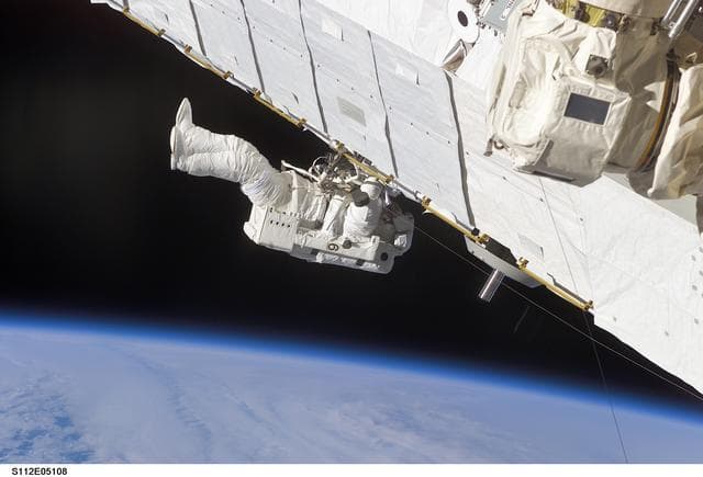 NASA image: EVA 1 - MS Sellers works on S1 truss