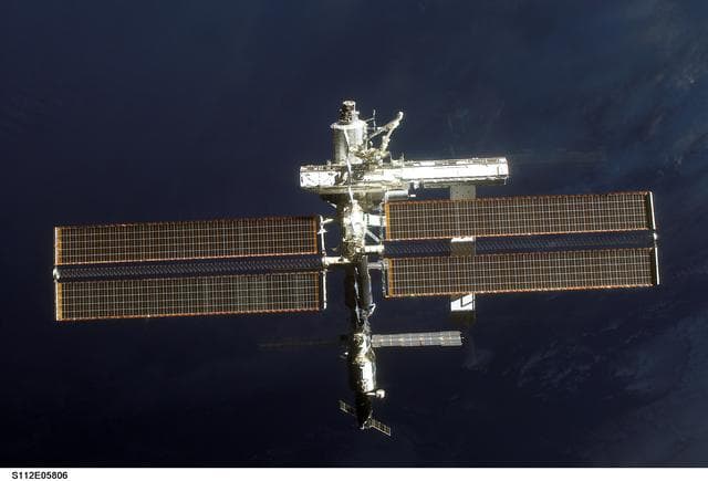 NASA image: Flyaround view of ISS forward zenith side
