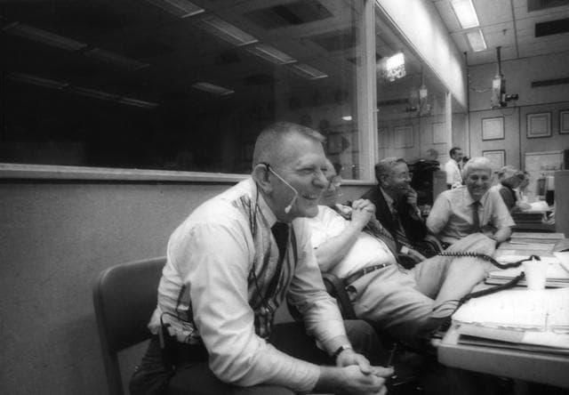 NASA image: JSC officials in MCC Bldg 30 monitor STS-26 Discovery, OV-103, activity