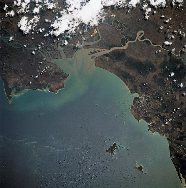 NASA image: STS-32 Earth observation of the western Coral Sea and the Great Barrier Reef