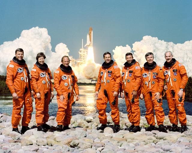 NASA image: STS-42 Discovery, OV-103, official crew portrait