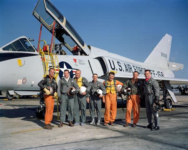 NASA image: ASTRONAUT GROUP - FLIGHT LINE