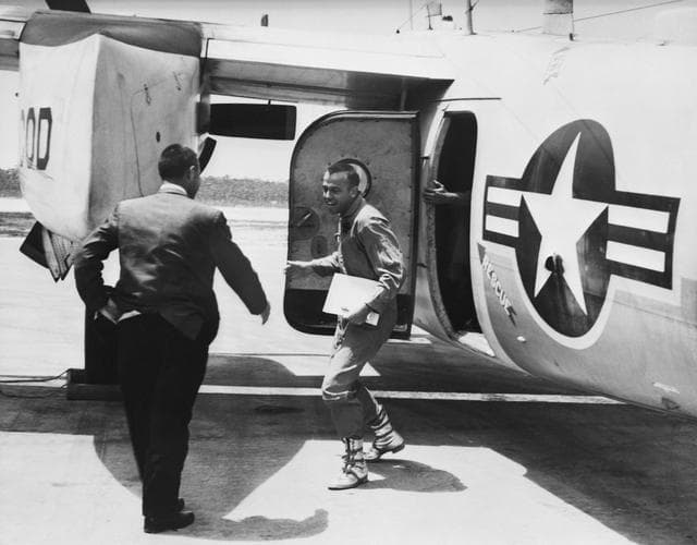 NASA image: ASTRONAUT SHEPARD, ALAN - ARRIVAL - ASTRONAUT GRISSOM, VIRGIL I. (GUS) - GREETING - GRAND BAHAMA ISLAND (GBI)